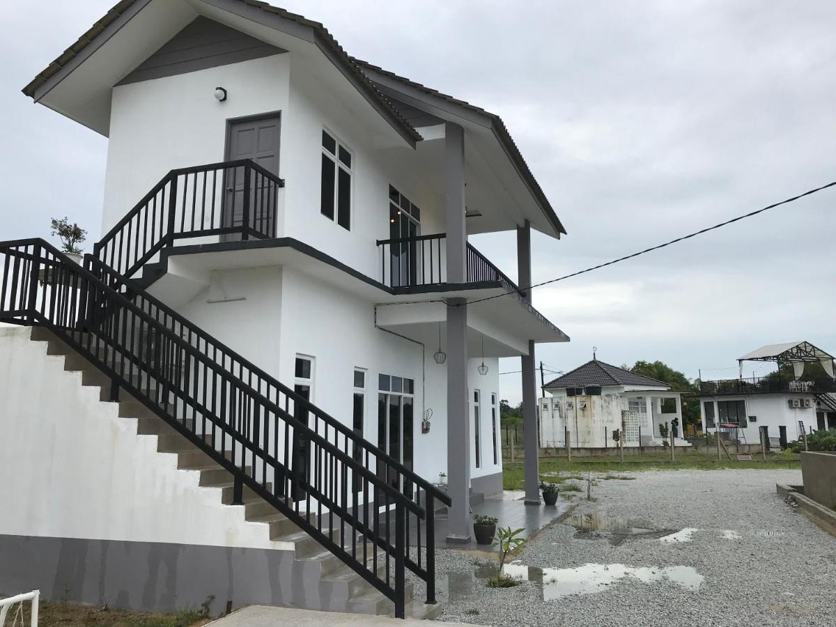 Rumah Sawah Homestay 파시르푸테 외부 사진
