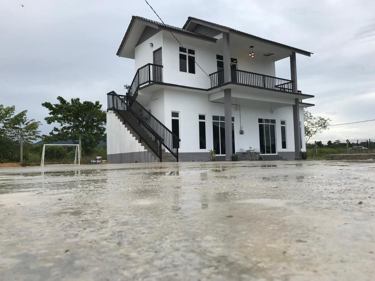 Rumah Sawah Homestay 파시르푸테 외부 사진
