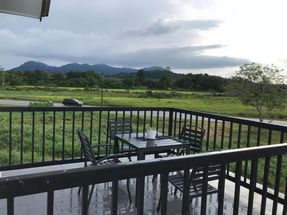 Rumah Sawah Homestay 파시르푸테 외부 사진