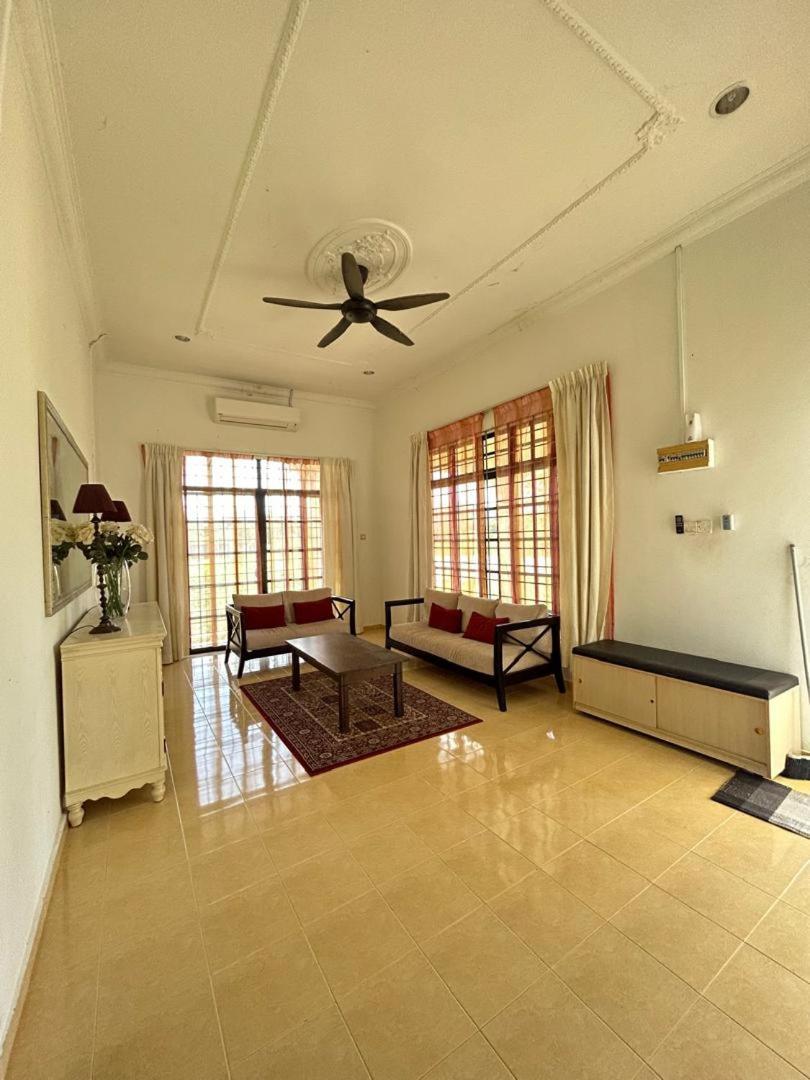 Rumah Sawah Homestay 파시르푸테 외부 사진